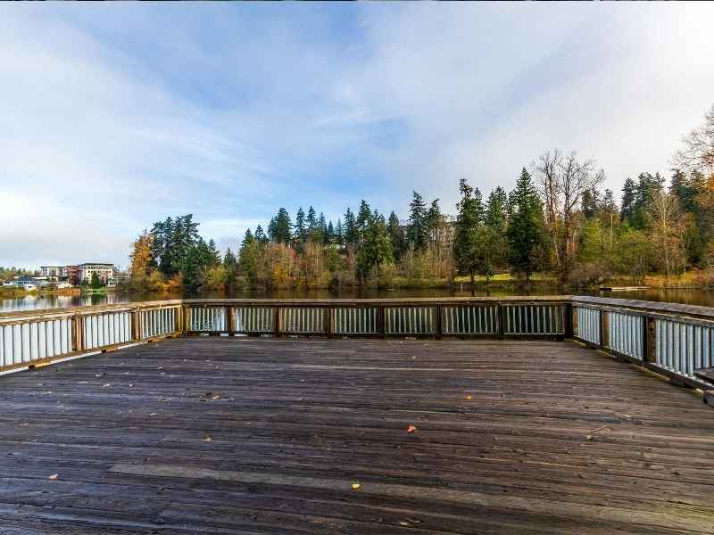 WPC Decking untuk Cafe dan Area Komersial yang Lebih Menarik